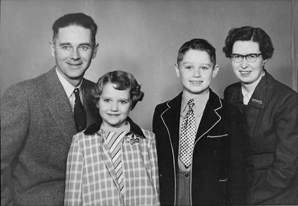 Allen Moore family mid 50s